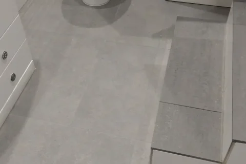 Bathroom 10