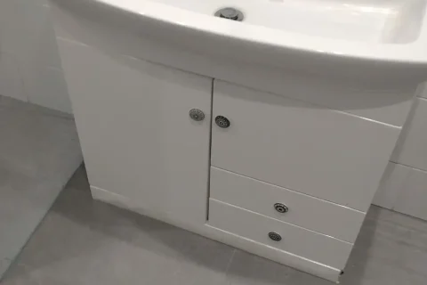 Bathroom 9